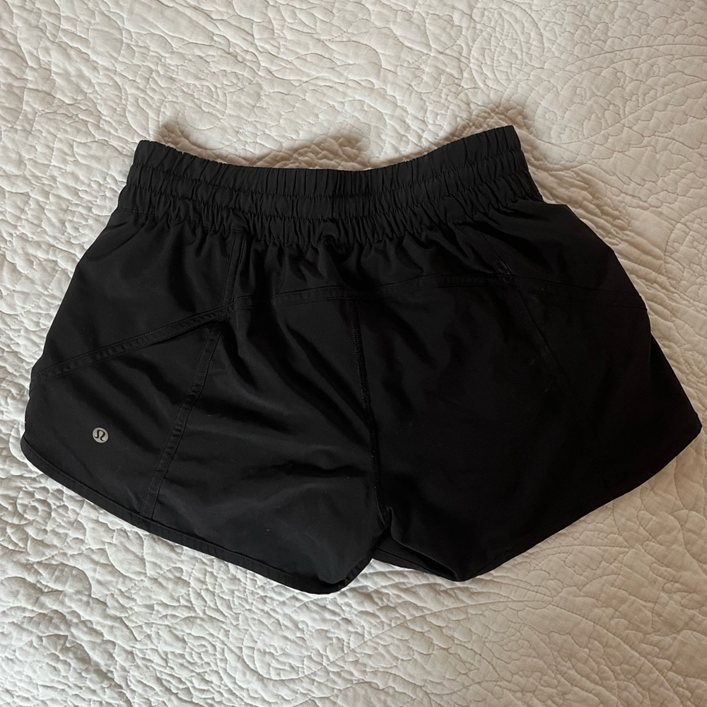 Lululemon Hotty Hot Low-Rise Lined Shorts 2.5”